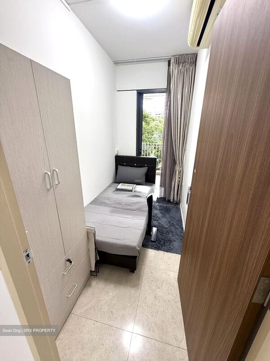 The Lakefront Residences (D22), Condominium #500392311